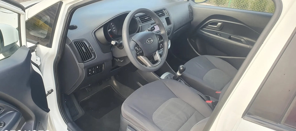 Kia Rio cena 27800 przebieg: 131000, rok produkcji 2012 z Krosno małe 326